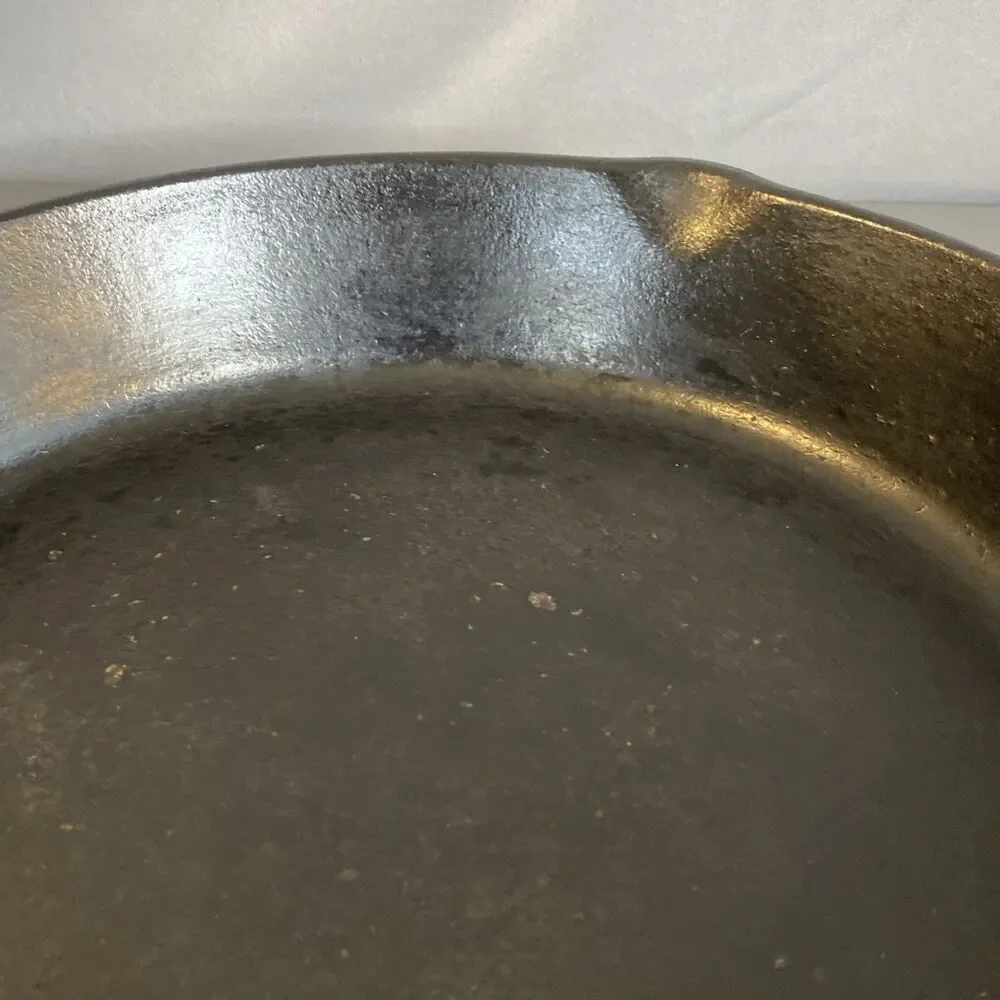Vtg Lodge 10SK Cast Iron Pan Skillet 12